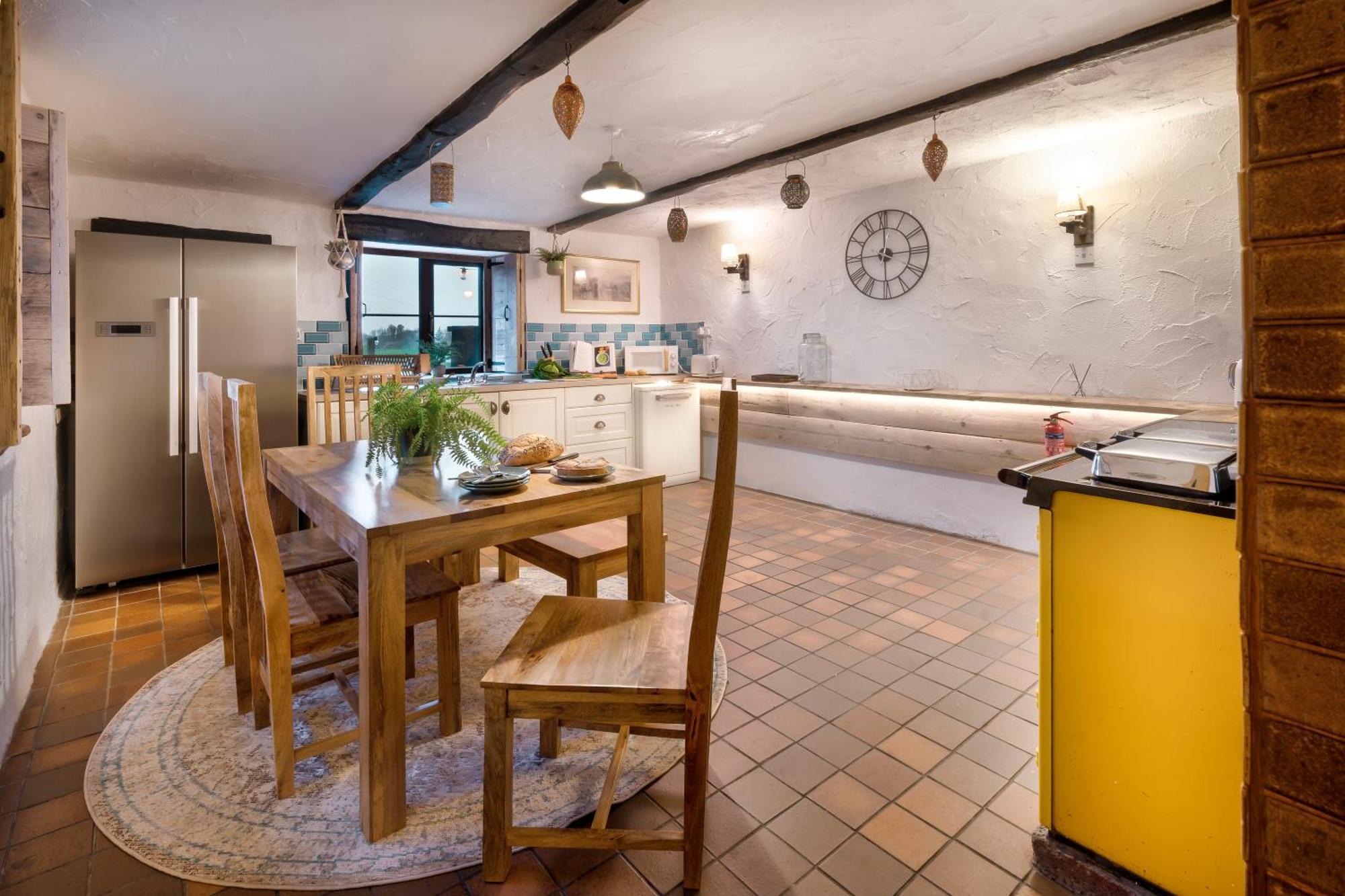 The Gilpin Farmhouse, Lake District Getaway Levens ภายนอก รูปภาพ