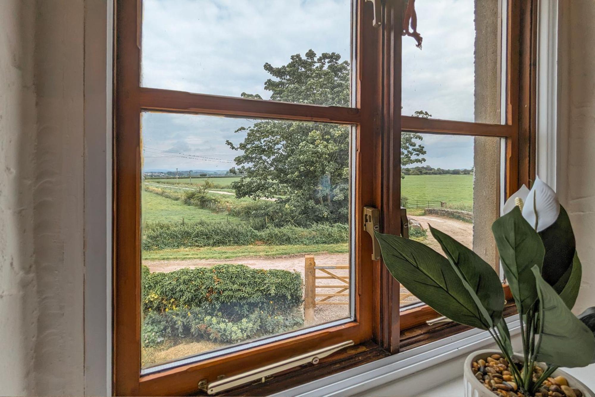 The Gilpin Farmhouse, Lake District Getaway Levens ภายนอก รูปภาพ