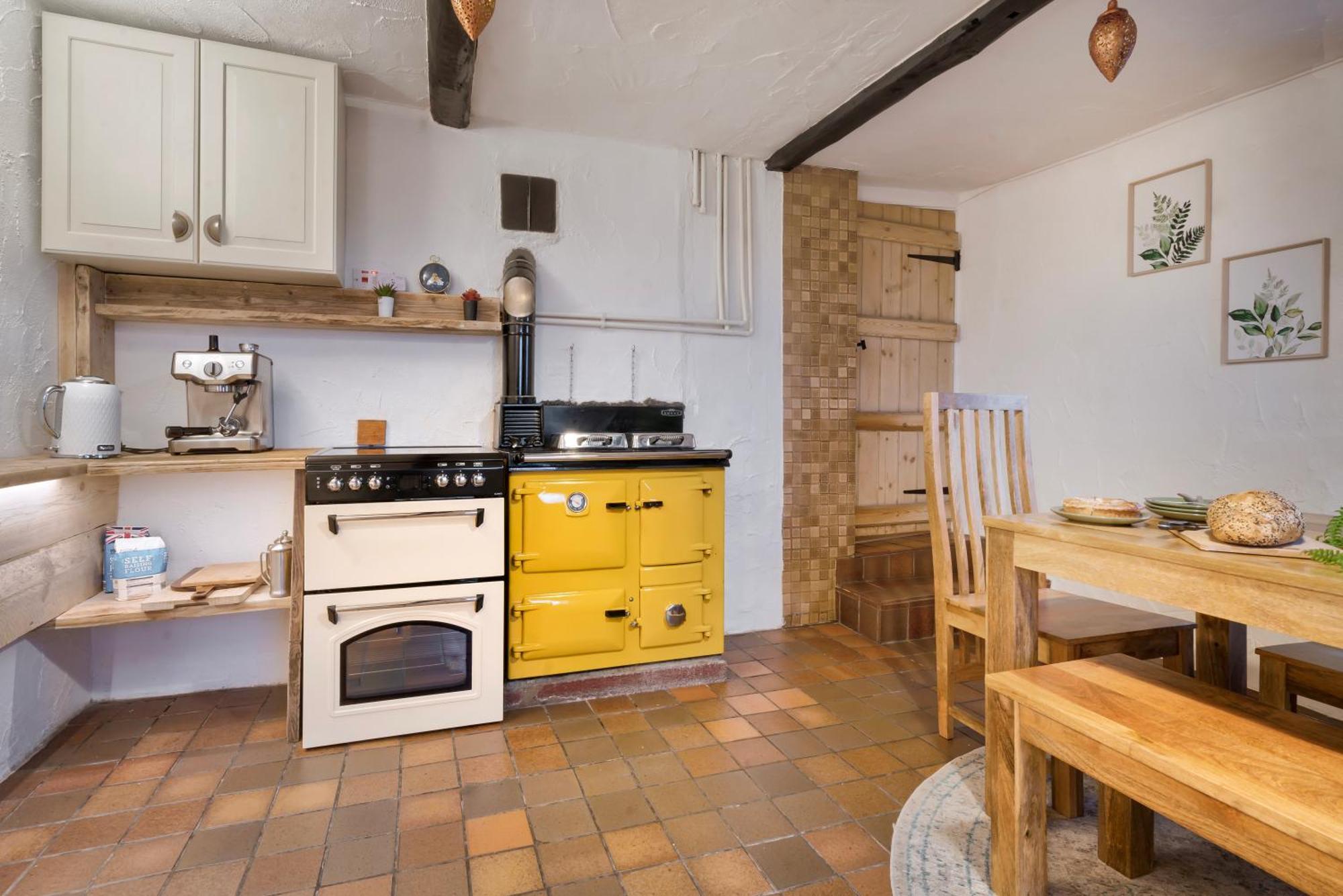 The Gilpin Farmhouse, Lake District Getaway Levens ภายนอก รูปภาพ