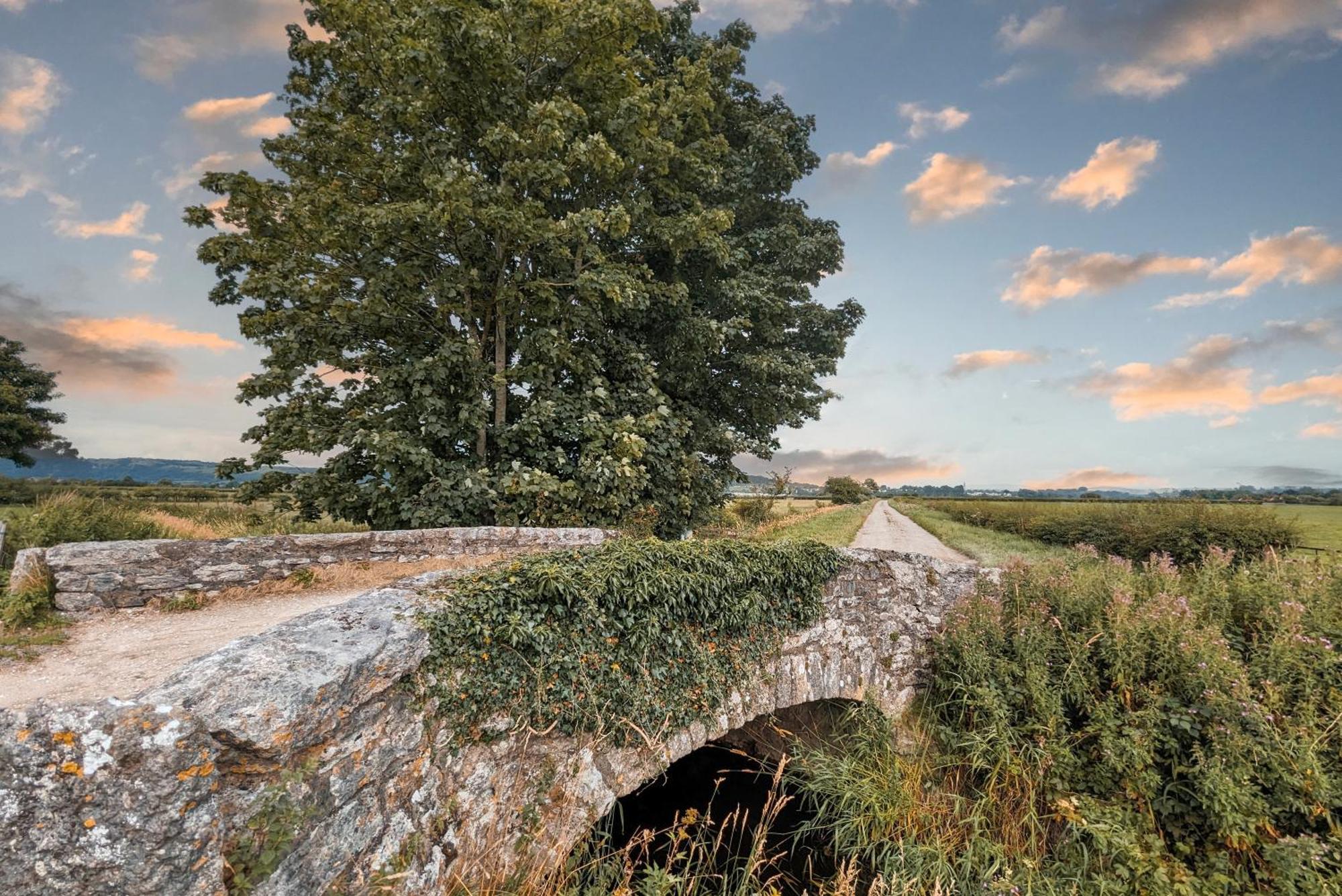 The Gilpin Farmhouse, Lake District Getaway Levens ภายนอก รูปภาพ
